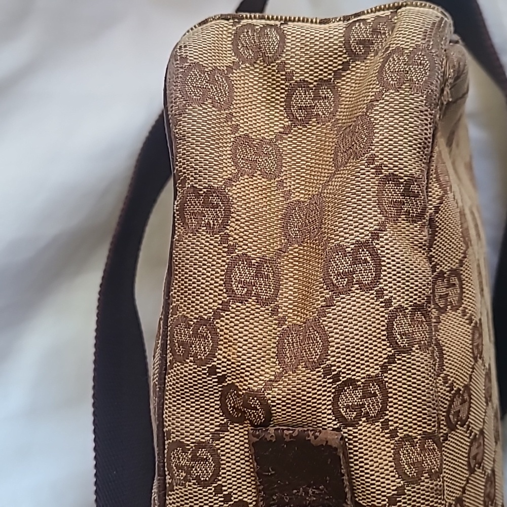 Gucci Crossbody - Picture 6 of 14